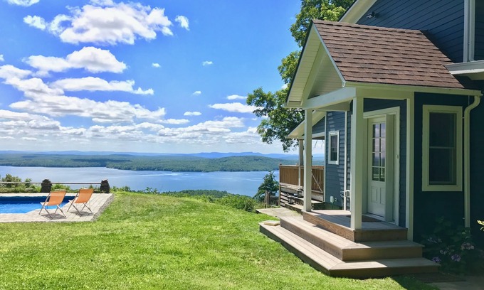 Glenford House | High Above It All In Woodstock