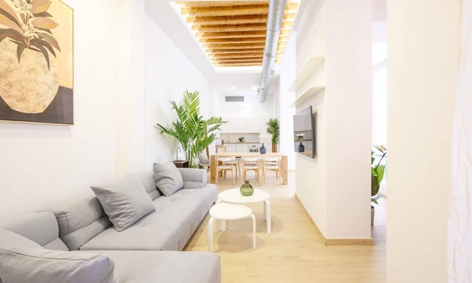Lagunillas Apartment | High ceilings and large patio amazing 3 bedroom by 10ToSea