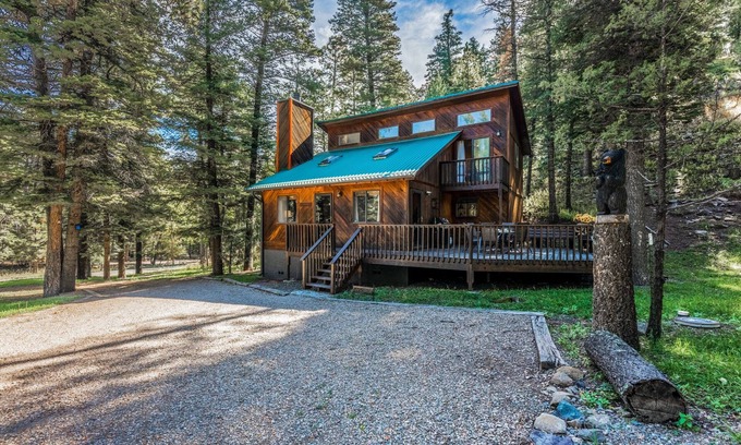 Ruidoso Cabin | High Cotton, 3 Bedroom, Sleeps 8, Forest View
