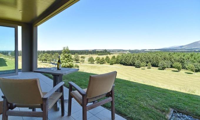 Windwhistle Villa | High Country Villa 239 - Canterbury Terrace Downs