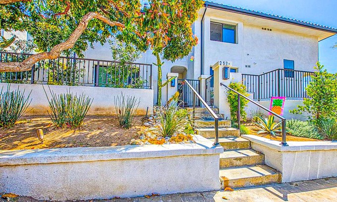 San Clemente Condo | High-end beach condo with private hot tub - walk to Calafia Beach