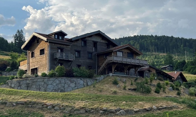 Fresse-sur-Moselle Ski Chalet | High-end BEL'M'Amiral for 15 people, magnificent view and indoor swimming pool