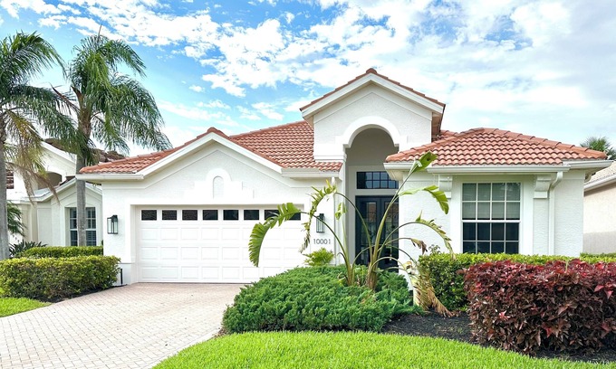 Miromar Lakes House | High end retreat in Miromar Lakes with private pool
