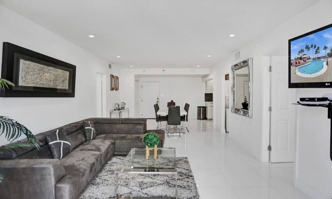 Mid Beach Apartment | High floor 2BD with beach service/1616