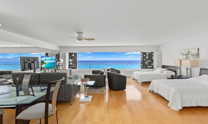 Diamond Head - Kapahulu - St. Louis Condo | High-Floor Beachfront Colony Surf Condo w/Sunset Views, Diamond Head Gold Coast