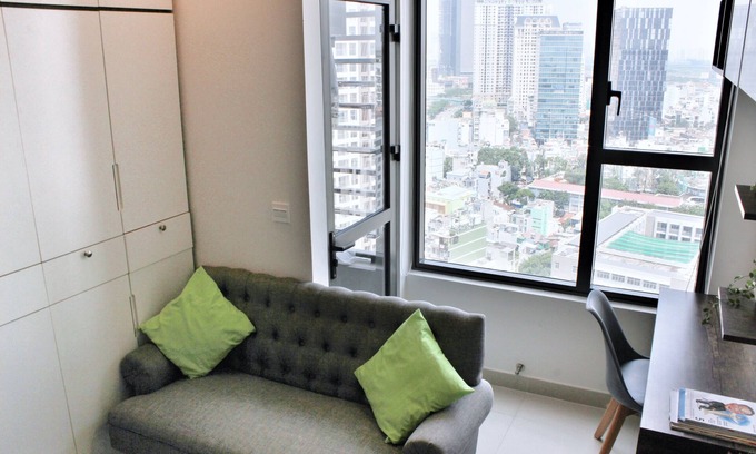 Bach Dang Riverside Apartment | High floor Cozy Studio near Center