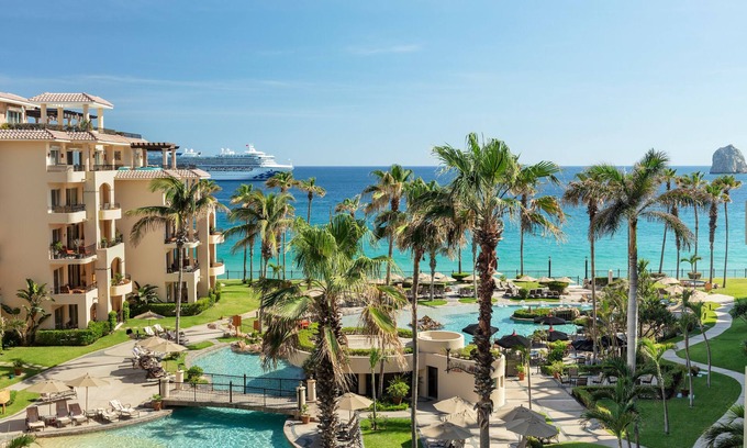 Los Cabos Condo | High floor w/amazing views in a 5 star resort on Medano Beach!