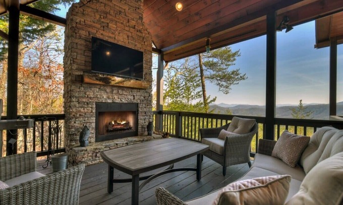 Raccoon Ridge Cabin | High Hopes | Free Night Offer!