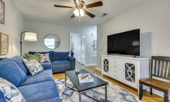 High Point House | High Point Townhome w/Patio, 1 Mi to Main Street!
