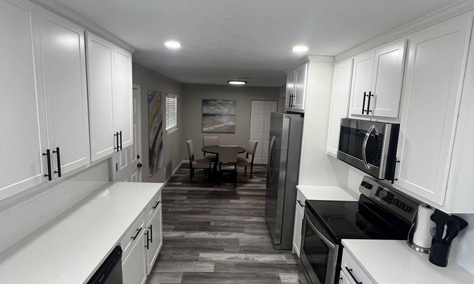 Lawton House | High tech Hideaway!