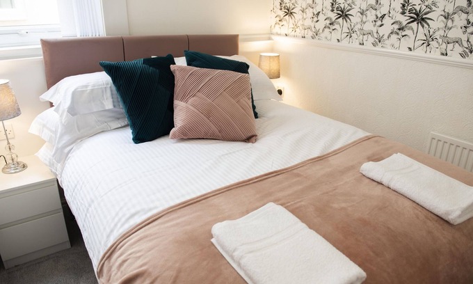 Thornton-Cleveleys Apartment | Highcliffe Ebony Suite - Beachfront - 1 bed - sleeps 4