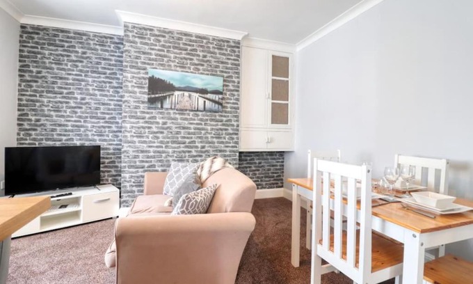 Scunthorpe House | Highfield House cosy 4 bedroom