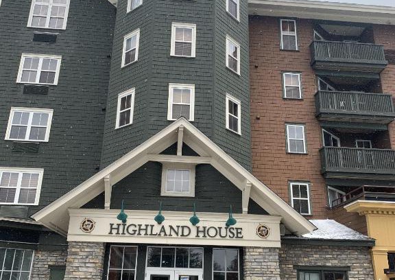 Snowshoe Apartment | Highland House 207 Slopeside, Village Area, Ski in out