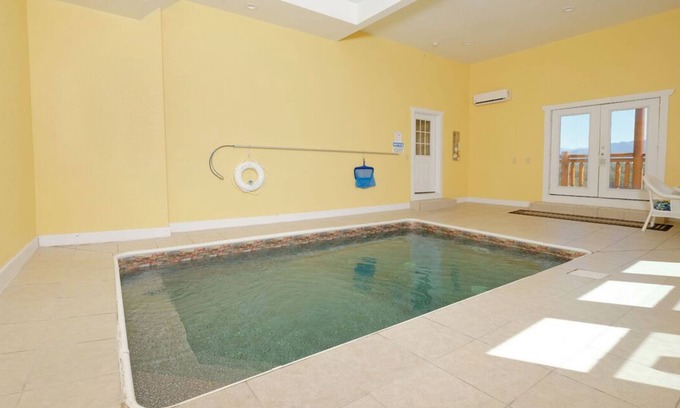 Gatlinburg - Pigeon Forge Cabin | Highland Plunge - Indoor Pool & Mountain Views