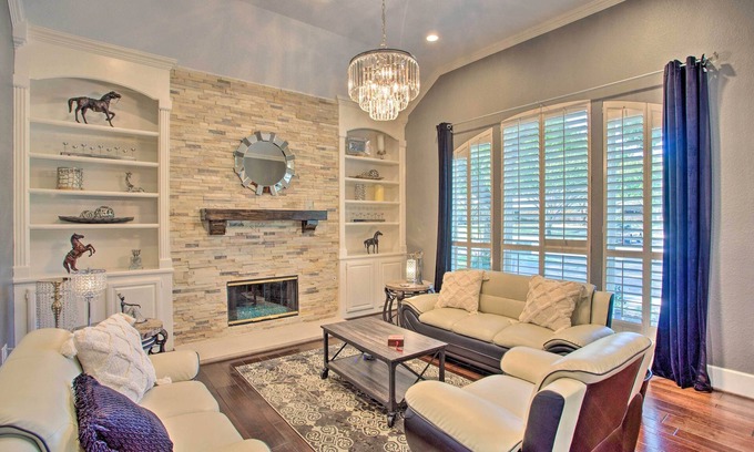 Highland Village House | Highland Village House: Creek Access & Boat!