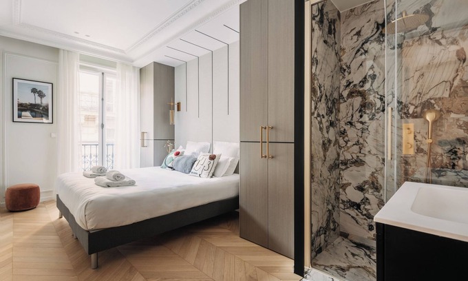 8th Arrondissement Apartment | HIGHSTAY - Luxury Serviced Apartments - Champs-Elysées