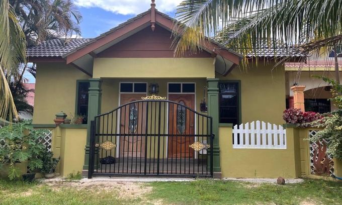 Kampung Pengkalan Maras House | HIJRAH FLEKSI HOMESTAY