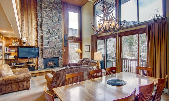 Steamboat Springs House | Hike/Bike In/Out TH wAmazing Views-Heated Pool-Hot Tub-Gym-Deck-Covered Parking-W/D-Fireplace