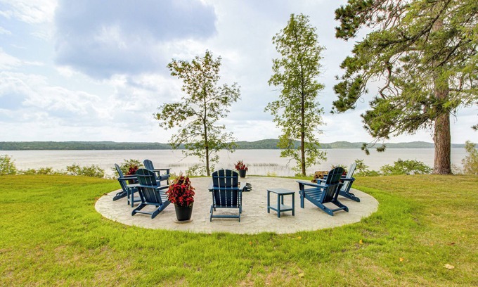 Cushing House | Hike, Boat, Hunt & Fish: Lake Alec Home w/Dock!