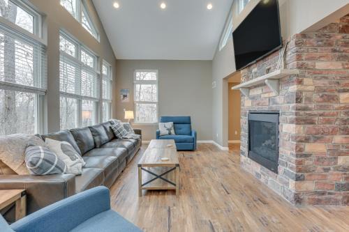 Lackawaxen House | Hike, Swim and Ski Home with Deck in Lackawaxen