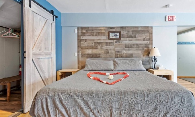 Twin Mountain Cabin | Hike White Mountain's & Relax in the Hot tub! #6