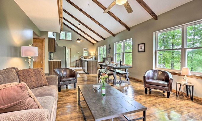 Rogers Cabin | Hike & Zip-Line: Red River Gorge Cabin w/Hot Tub!