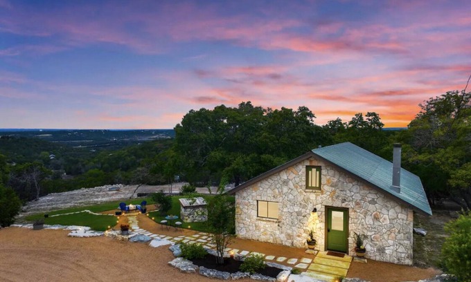 Kerrville House | Hill Country views, beautiful sunsets, private, and natural wildlife.