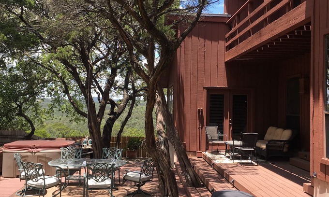 Helotes House | Hill countryview sunsets private nature hottubchimeneanat'l parksstablesgolf