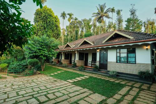 Kunnathidavaka House | Hill Rows Estate By GreenEscapes