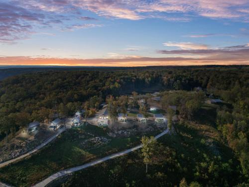 Bryant House | Hill's HideAway with a hot tub & great views
