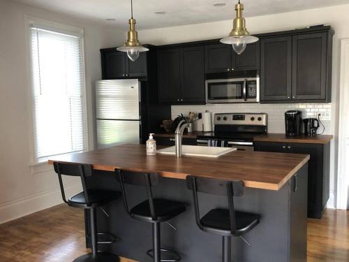 Prince Edward House | Hill Street Hangout