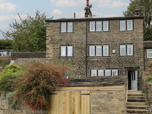 Hepworth House | Hill Top Cottage