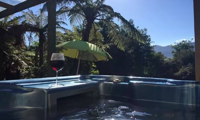 Collingwood House | Hill View Haven *FREE WIFI* *FIRE* *SPA*