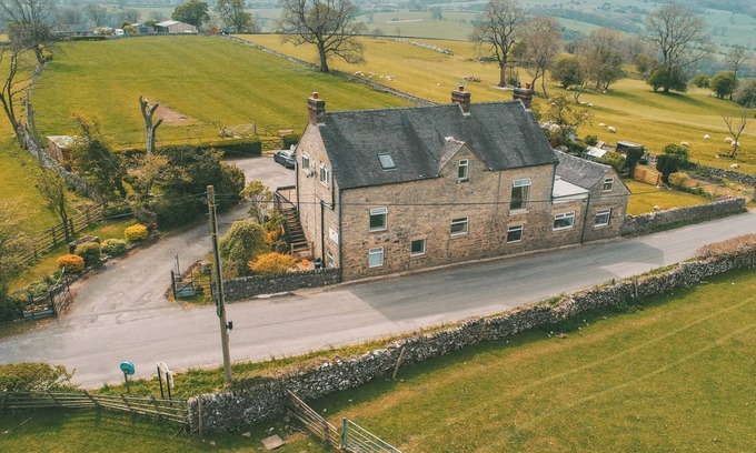 Newton Grange Cottage | HILLCREST HOUSE, pet friendly, with hot tub in Ashbourne
