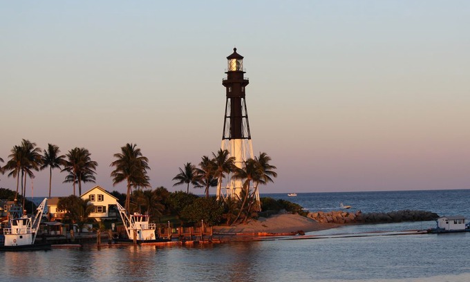Pompano Beach Apartment | Hillsboro Shores Executive Club/Hillsboro Inlet/Waterfront Condo