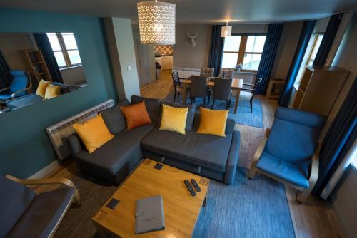 Tobermory Apartment | Hillside Apartment