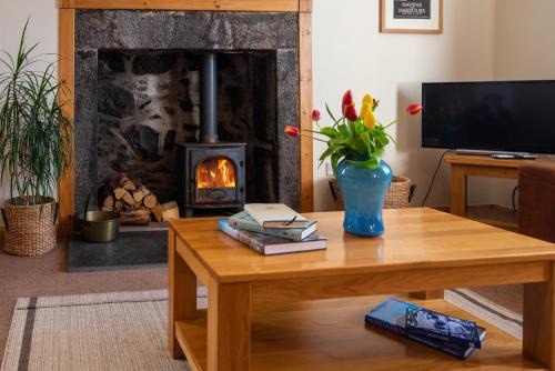 Aberdeen House | Hillside Cottage
