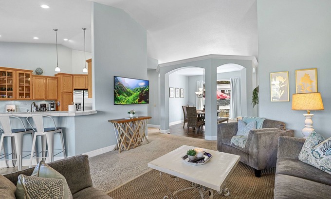 Redding House | *Hillside Cottage*pool spa grill mountain views
