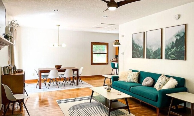 Clayton Cottage | Hillside Cottage ★ Relax /Play /Indulge /Work
