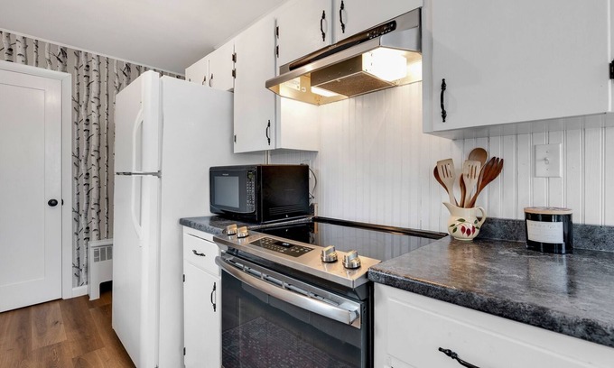 Bethel House | Hillside Escape | 3 Bed, 1 Bath