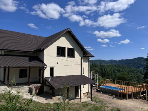 Slavske Cabin | Hillside