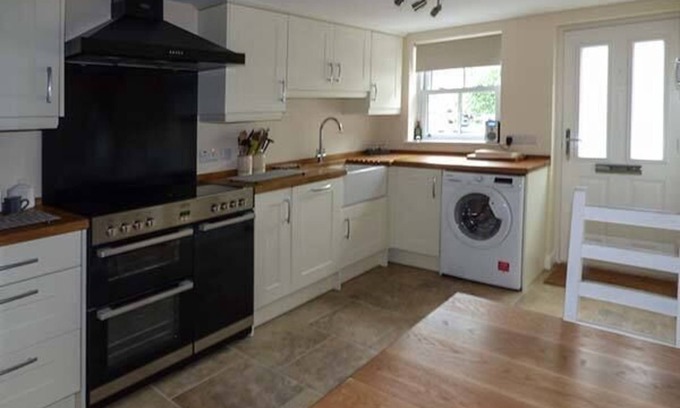 Hawes Cottage | Hillside View