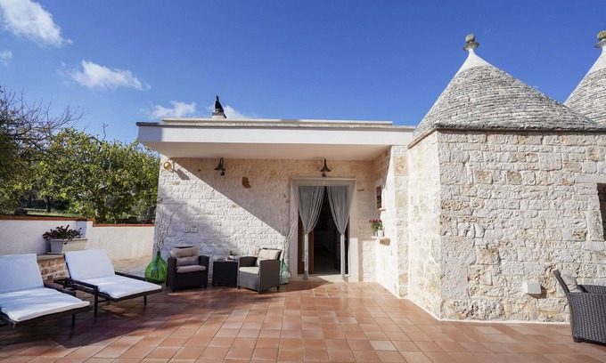 Polignano a Mare Villa | Hillside Villa for 5 guests in Polignano a Mare