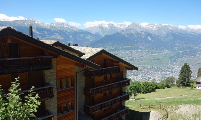Veysonnaz Apartment | Hilltop apartment with views
