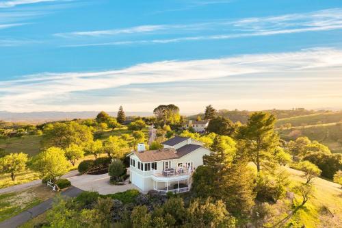 Paso Robles House | Hilltop by AvantStay Countryside Escape w Views
