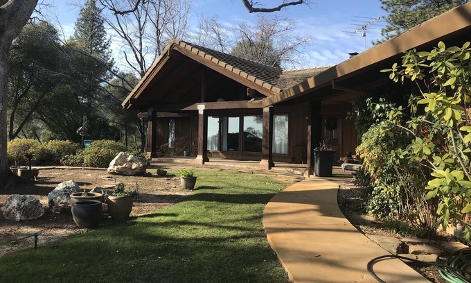 Sonora House | Hilltop Estate with Panoramic Views
