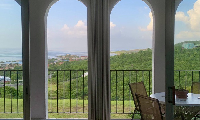 Estate Contentment Condo | Hilltop Haven- great views, great location!