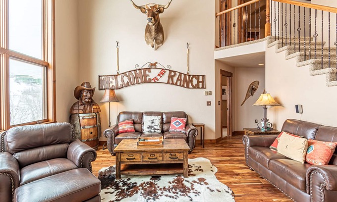 Steamboat Springs Condo | Hilltop Haven | Stunning 3BR + Den Retreat!
