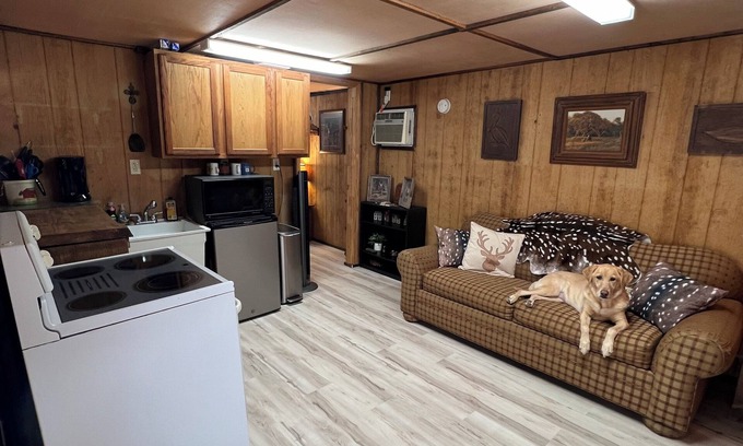 Farmerville Cabin | Hilltop Hideaway on Lake Darbonne