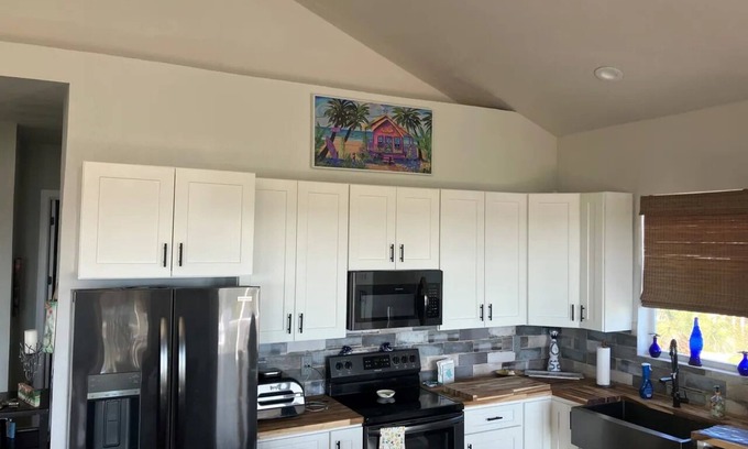 Green Turtle Cay House | Hilltop House GTCnExceptional views of Cocoa Bay and Atlantic Ocean